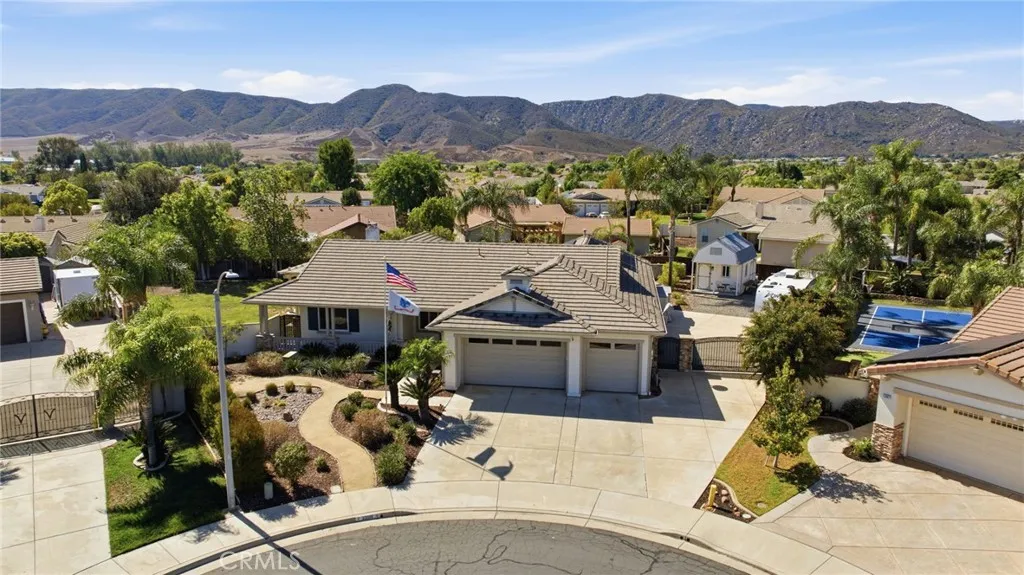 23901 Susana Way — photo
