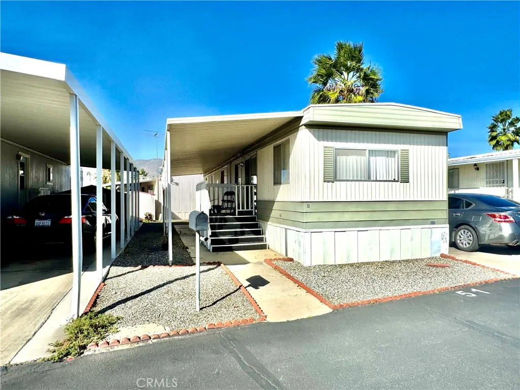 999 S Santa Fe — photo