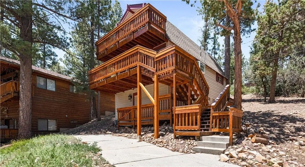 865 Bear Mountain — photo
