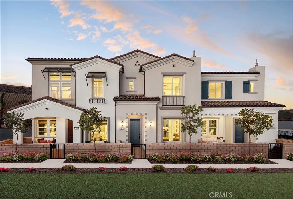 221 Roma Court — photo