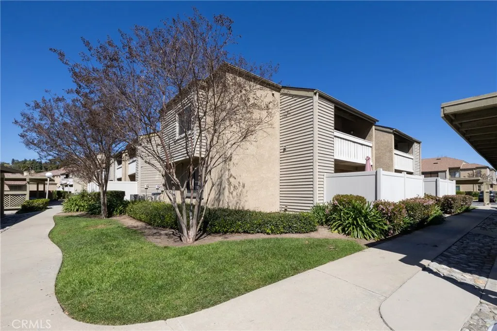 32 Town And Country Road, Phillips Ranch, CA 91766 — photo 3