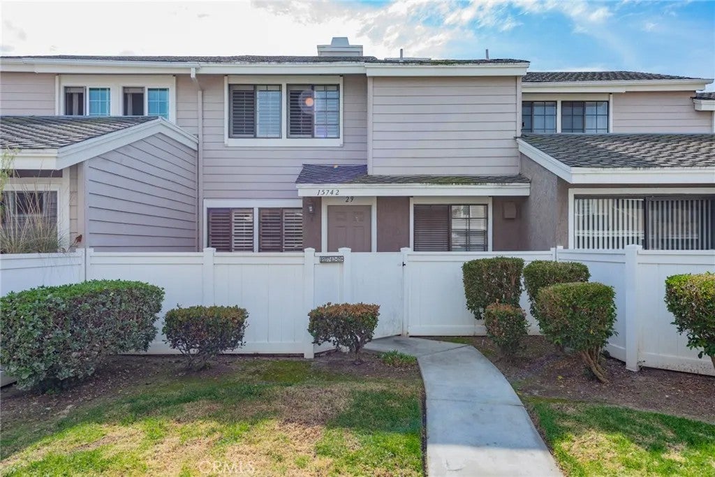 15742 Tetley 29 — photo