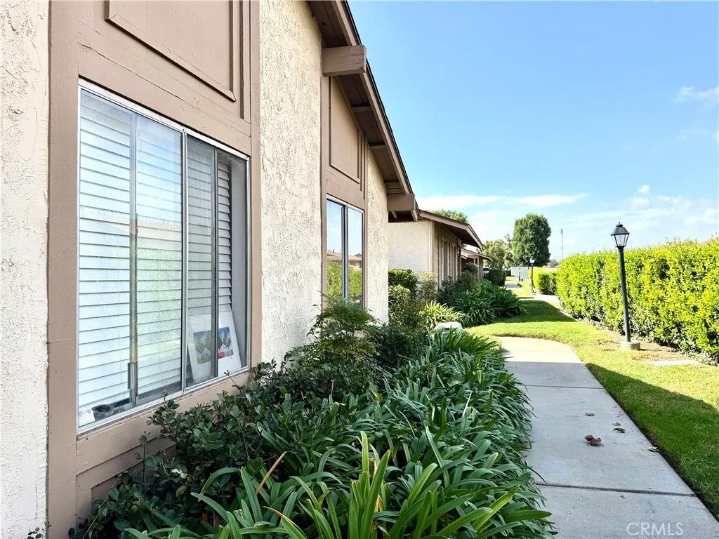 1437 Forest Glen — photo