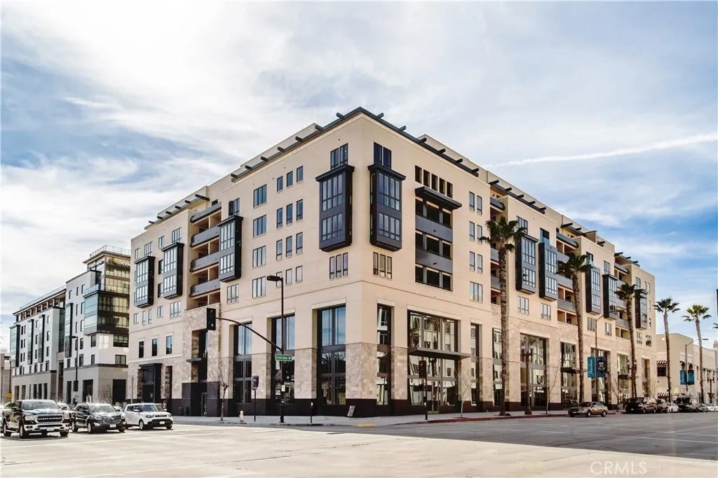 39 S Los Robles Avenue 3006 — photo