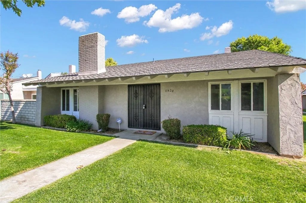 11420 Benton Street — photo