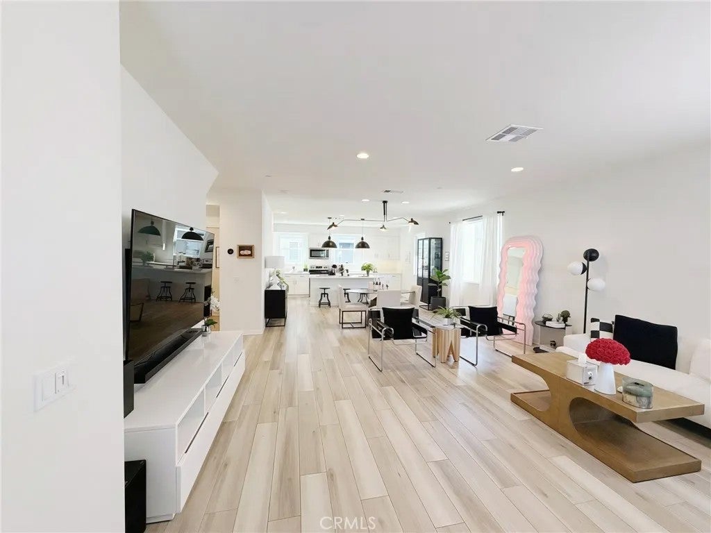 254 N Standard Avenue — photo