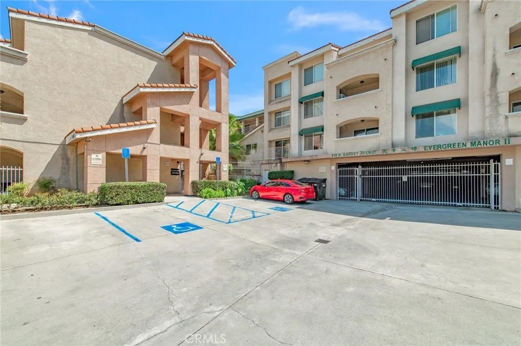 918 W Garvey 107 — photo