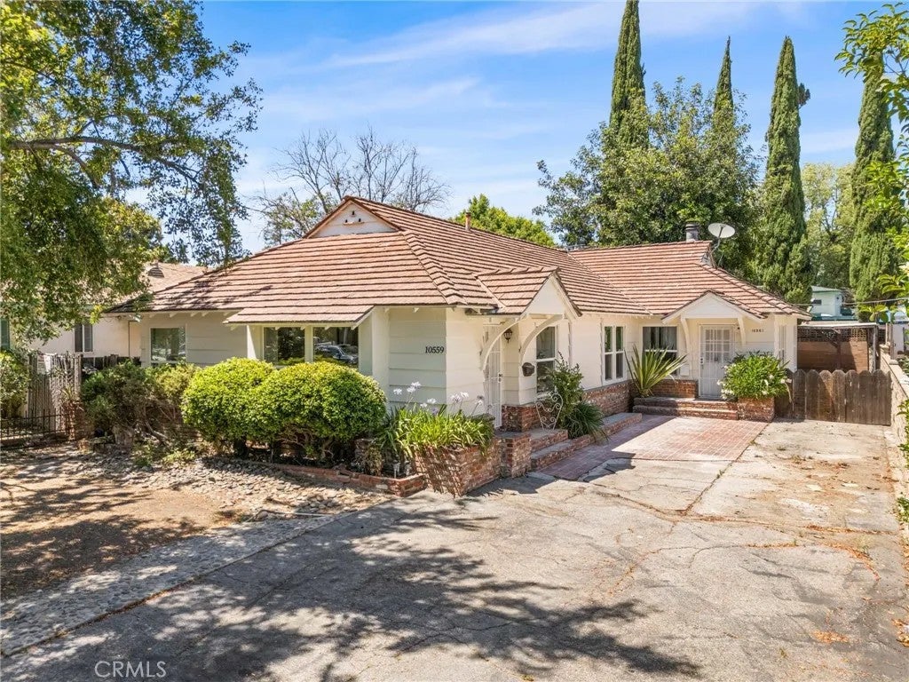 10559 Camarillo — photo