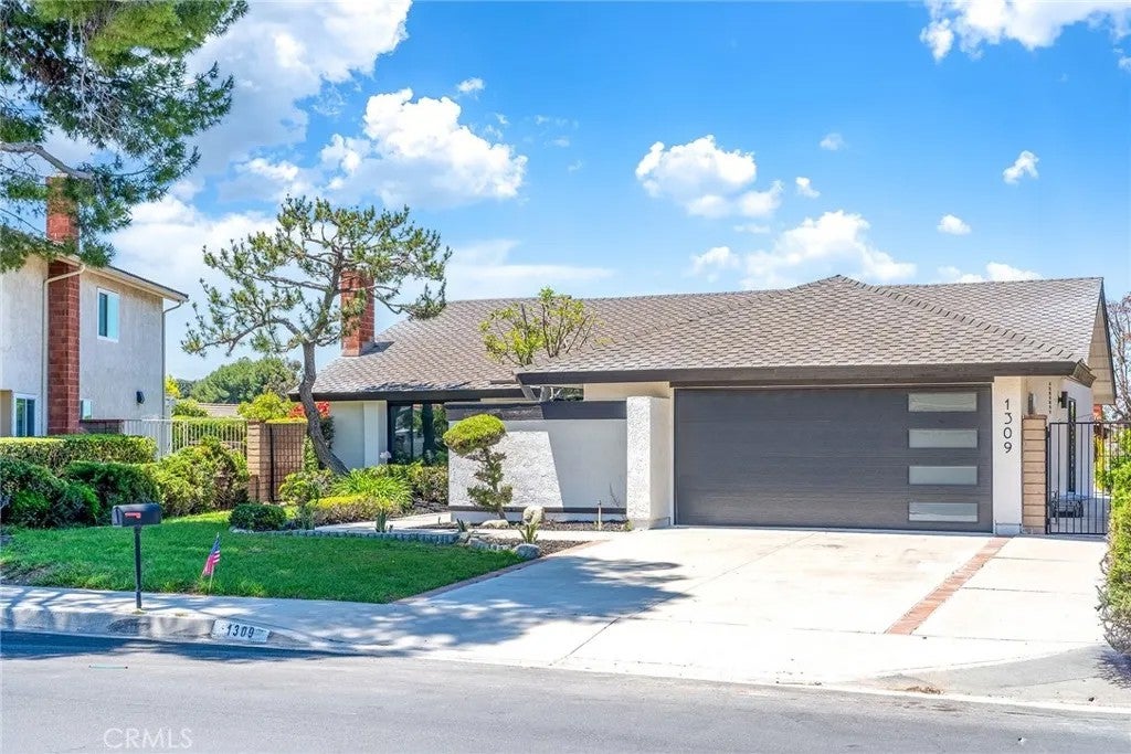 1309 Deeplawn Drive — photo