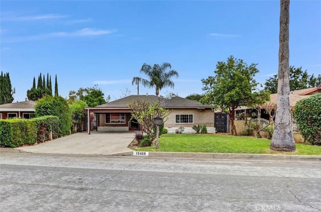 15459 Three Palms Street — photo