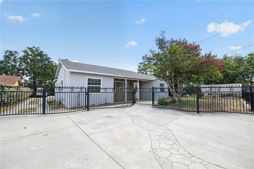 1153 W Reservoir Drive — photo
