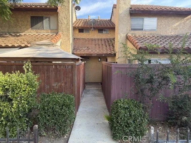 16605 Upland Ave E — photo