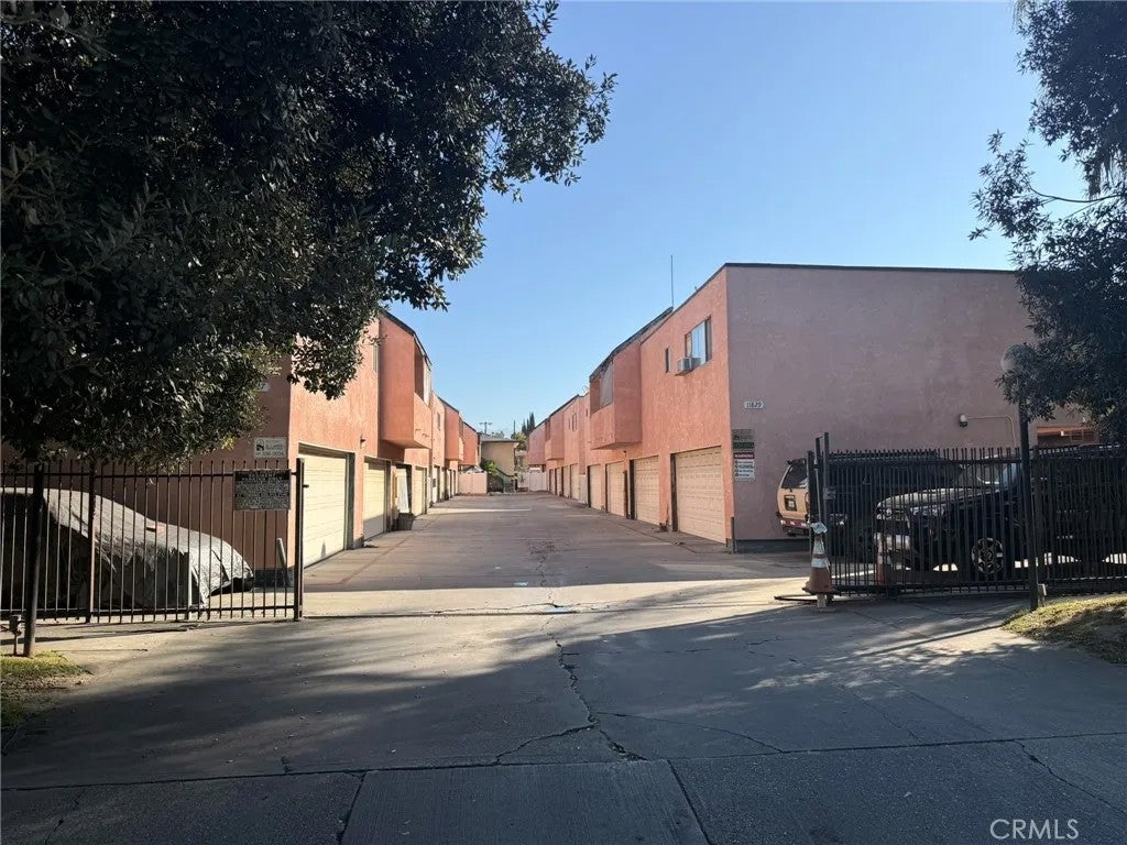 11827 Ferris Road I — photo
