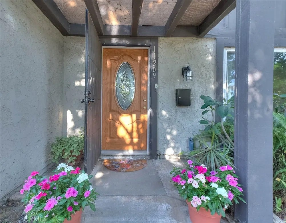 11209 Lambert — photo