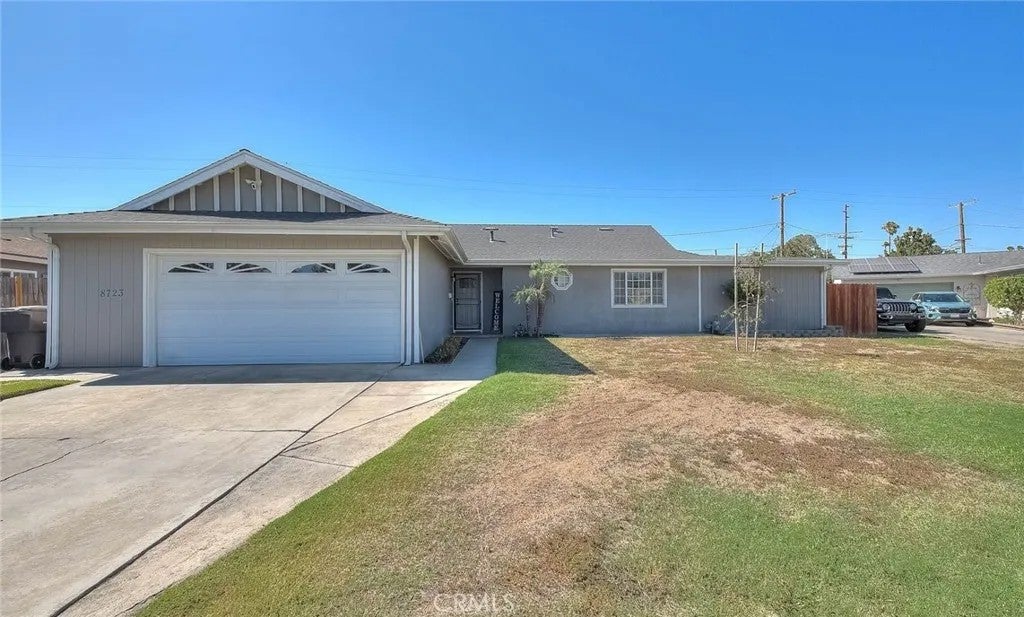 8723 Larkin Court — photo