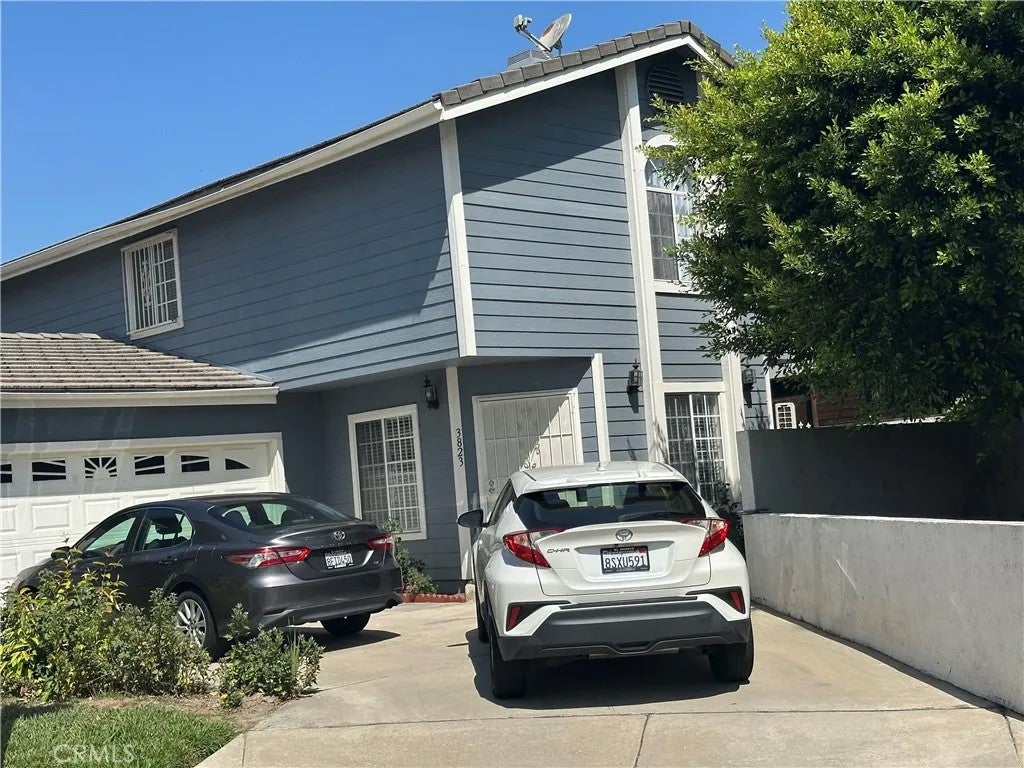 3823 Foster Avenue — photo