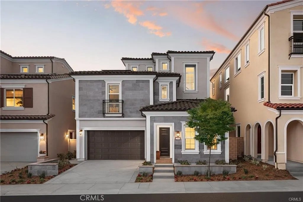 22081 Manarola — photo