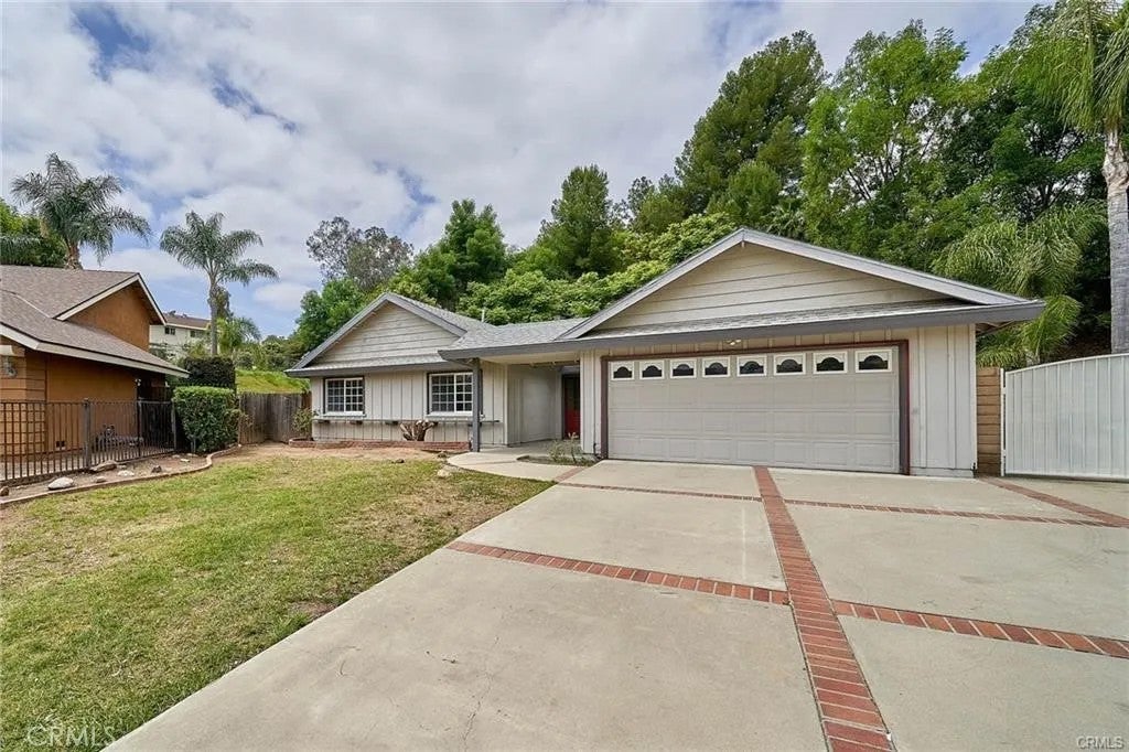 2235 Deepgrove — photo