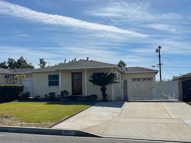 653 Molinar — photo