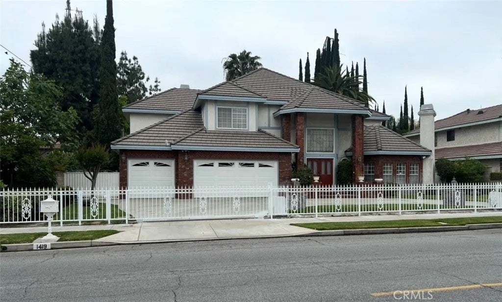 1419 Holly Avenue — photo