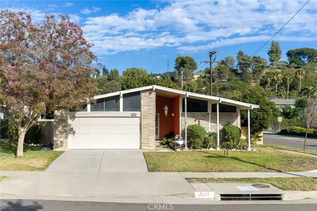 3528 Castle Rock Road — photo