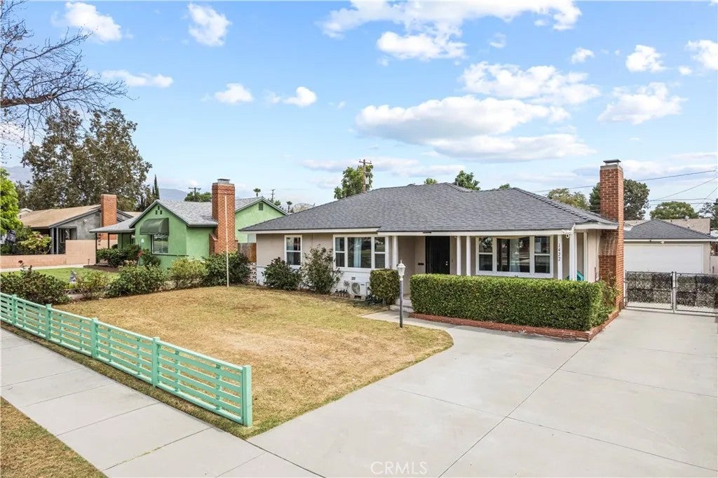 1422 N Sultana — photo