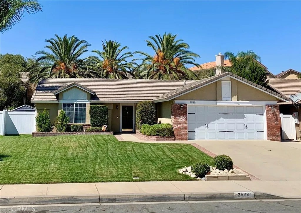 2522 W Calle Vista Drive — photo