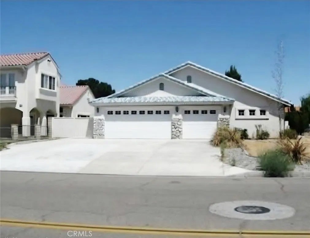 17980 Mariner — photo