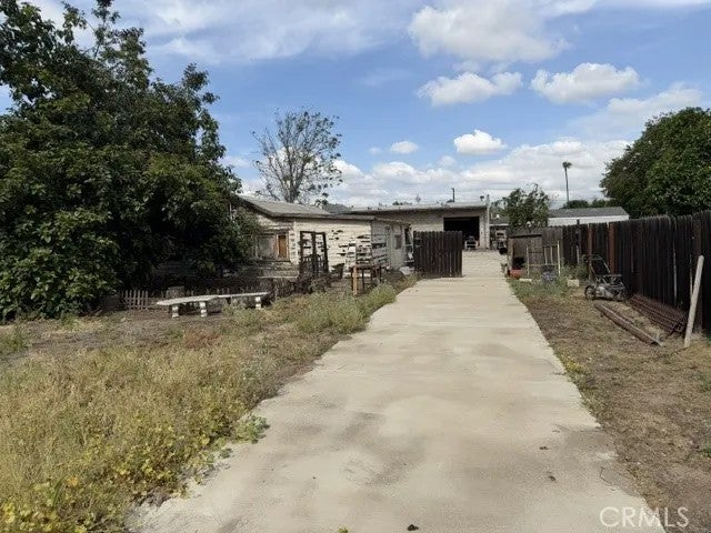 141 S Covina — photo