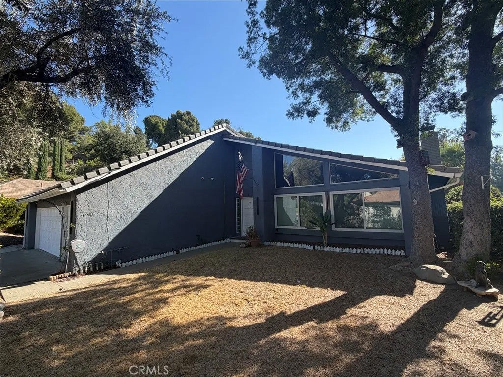 17350 Angelaine — photo