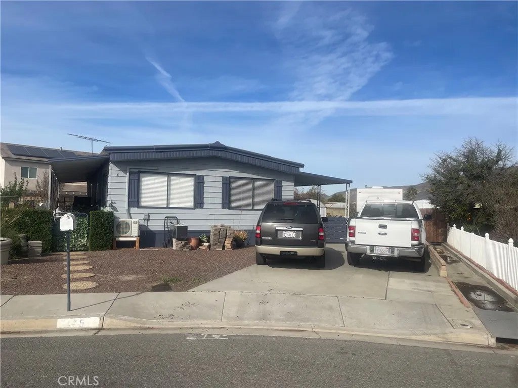 175 N Manzanita Court — photo