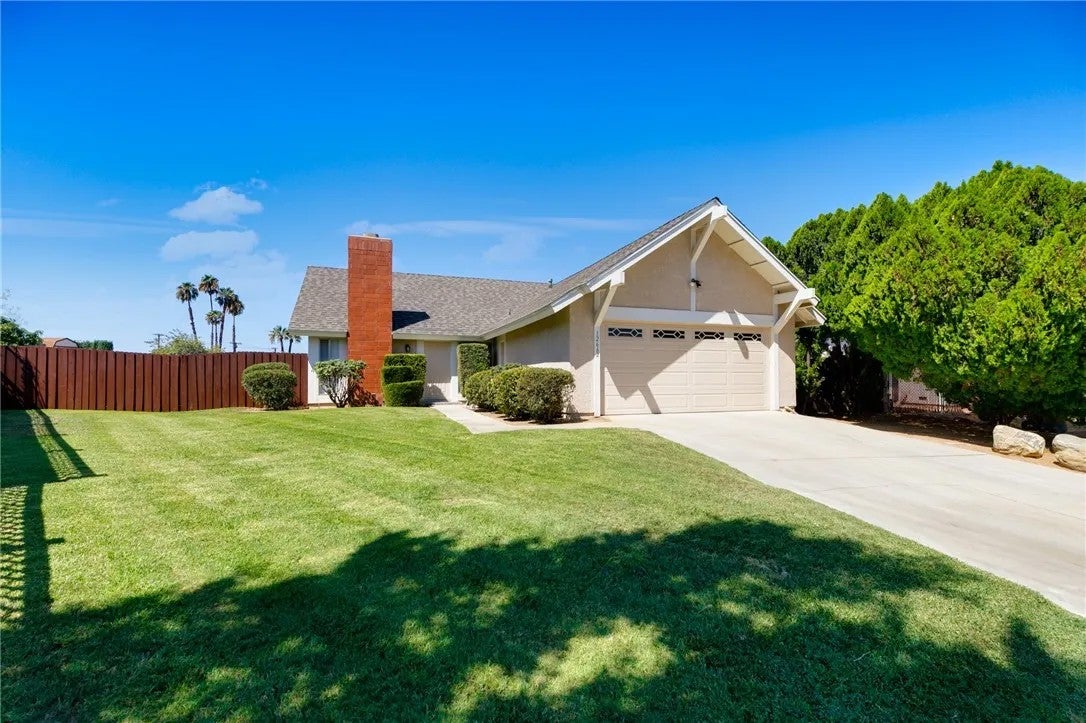 12662 Thomas Court — photo
