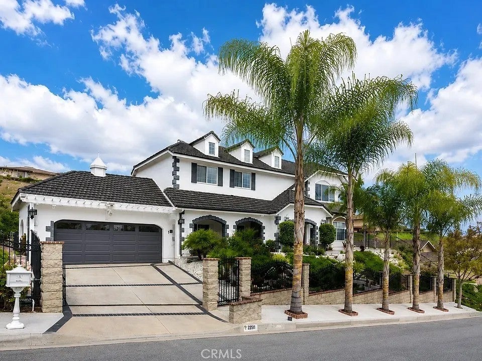 1509 Hollencrest — photo