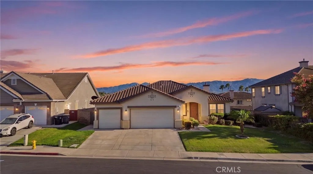 558 Calderone — photo