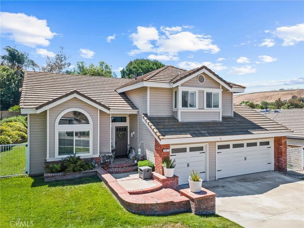 3217 Moonlight Court — photo