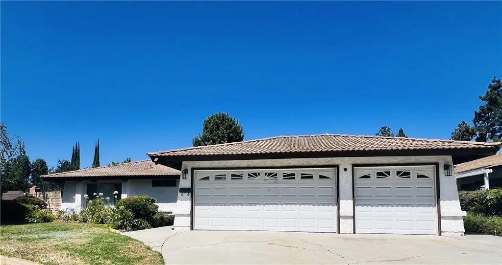 1319 Paseo Encinas — photo