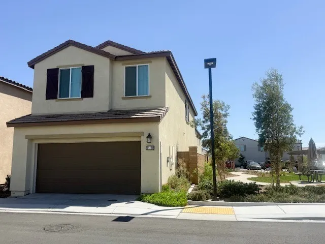 25189 Hunter Avenue — photo