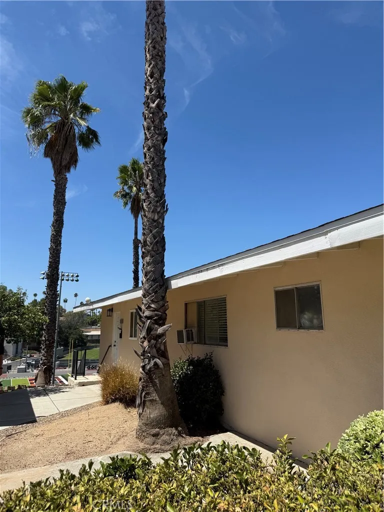 4573 main, Riverside, CA 92501 — photo 2