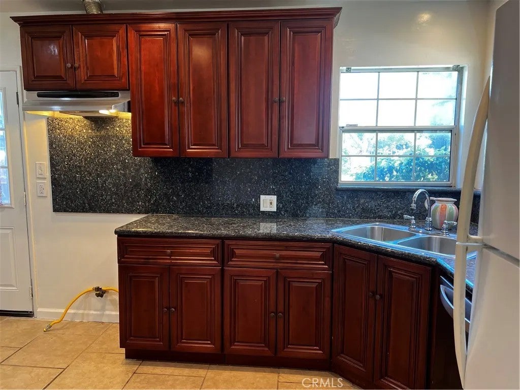Home in Northridge, CA 91325 — photo 3