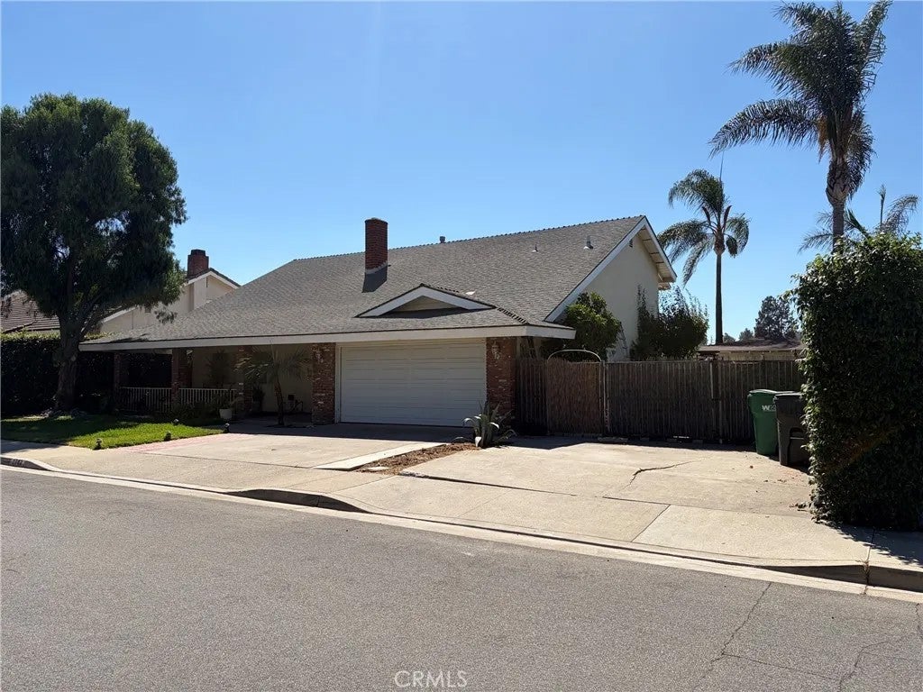 1742 La Mesa Oaks — photo