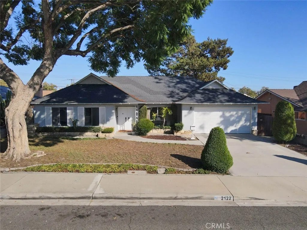 2122 Saticoy — photo