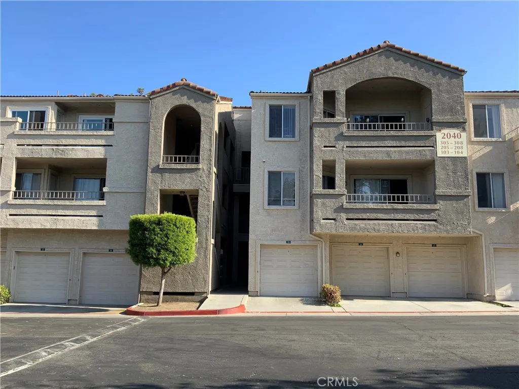 2040 Las Colinas Circle Unit 305 — photo