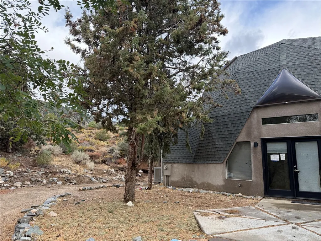 1486 Desert Front, Wrightwood, CA 92397 — photo 2