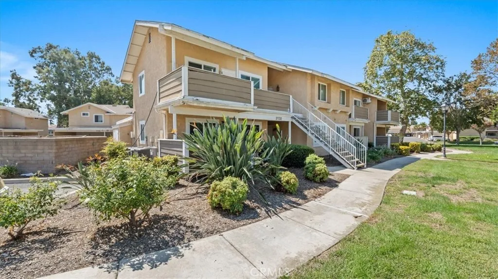 3732 Oak Creek Unit H — photo