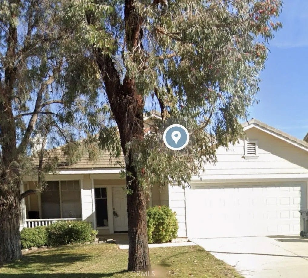 27450 Fallbrook Court — photo