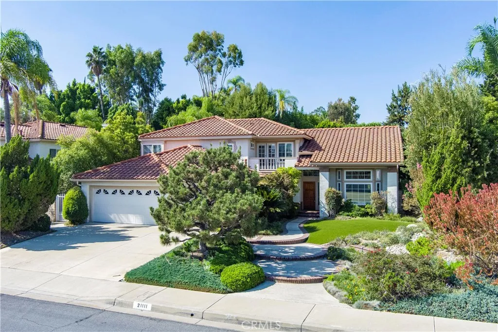 21111 Woodland Court — photo