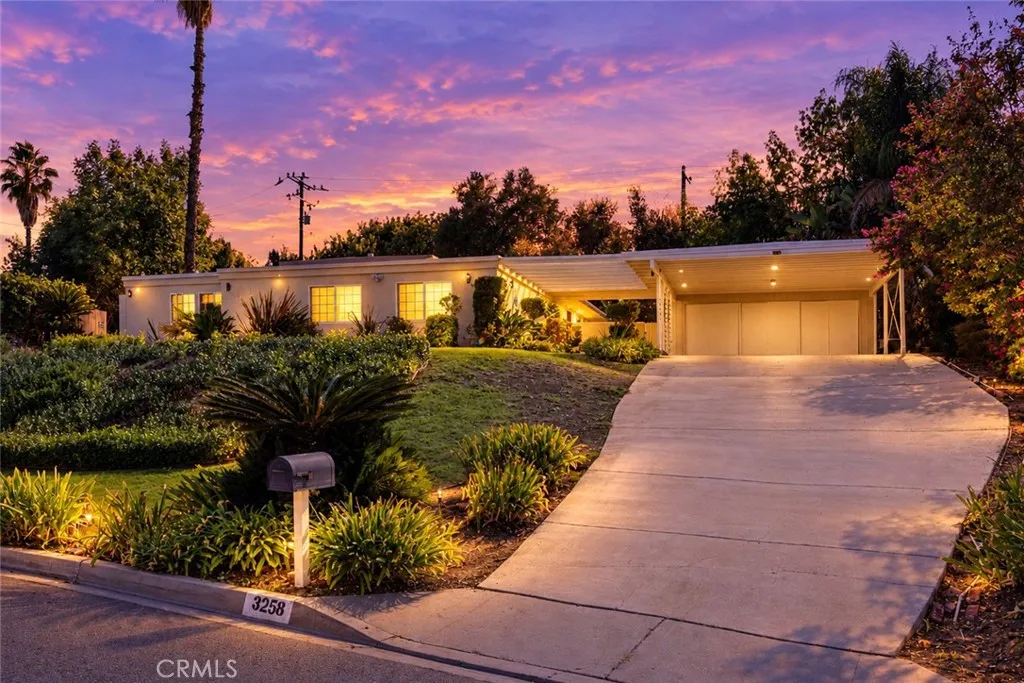3258 E Whitebirch Drive — photo