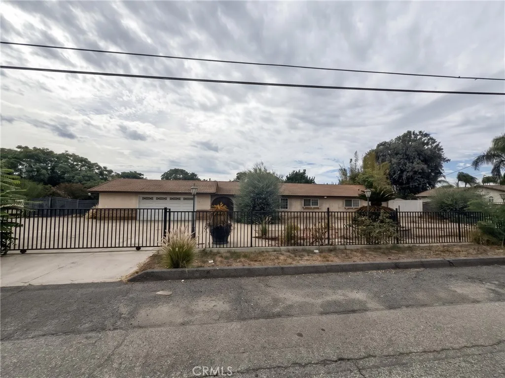 11662 Roswell — photo