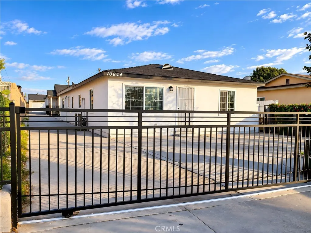 10846 Carmenita Unit B — photo