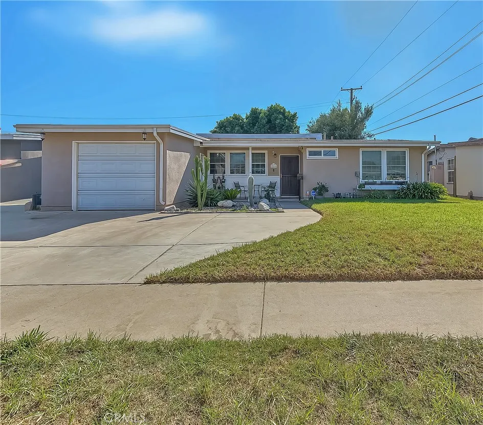 13608 Ector — photo